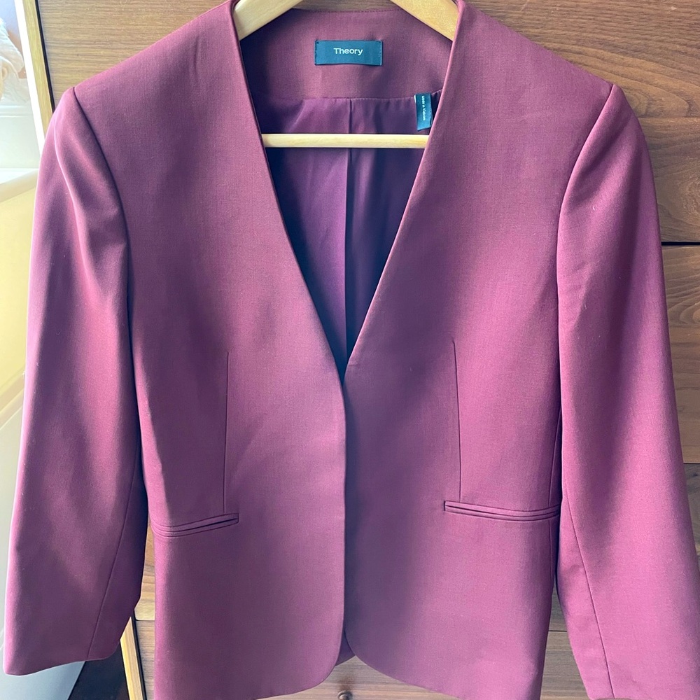Theory Lindrayia blazer in Wine color wool